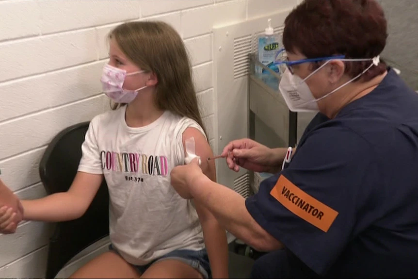 Watch Two COVID-19 deaths in South Australia as state government launches primary school vaccination hubs – Latest News