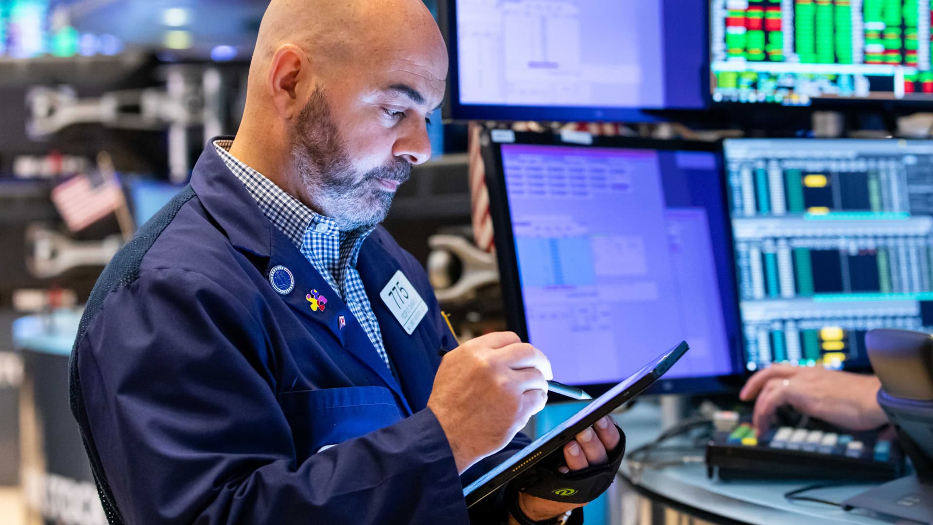 Watch Stock futures fall slightly following a major comeback week for stocks – Technology Latest Updates