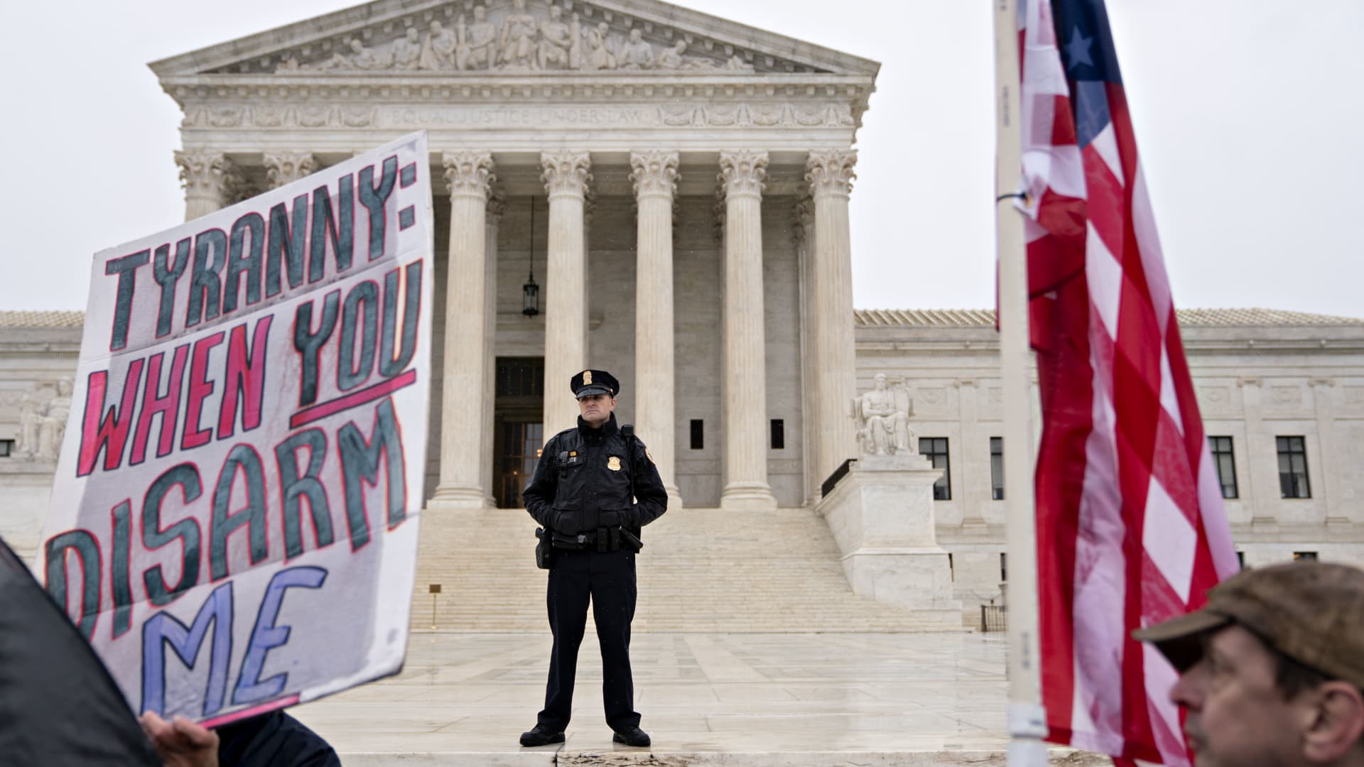 Watch Supreme Court strikes down New York gun law restricting concealed carry in major Second Amendment case – Latest News