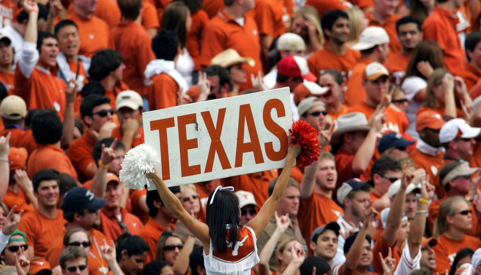 Watch UT hooks highly touted quarterback from famed Manning football family – Latest NCAA Football News