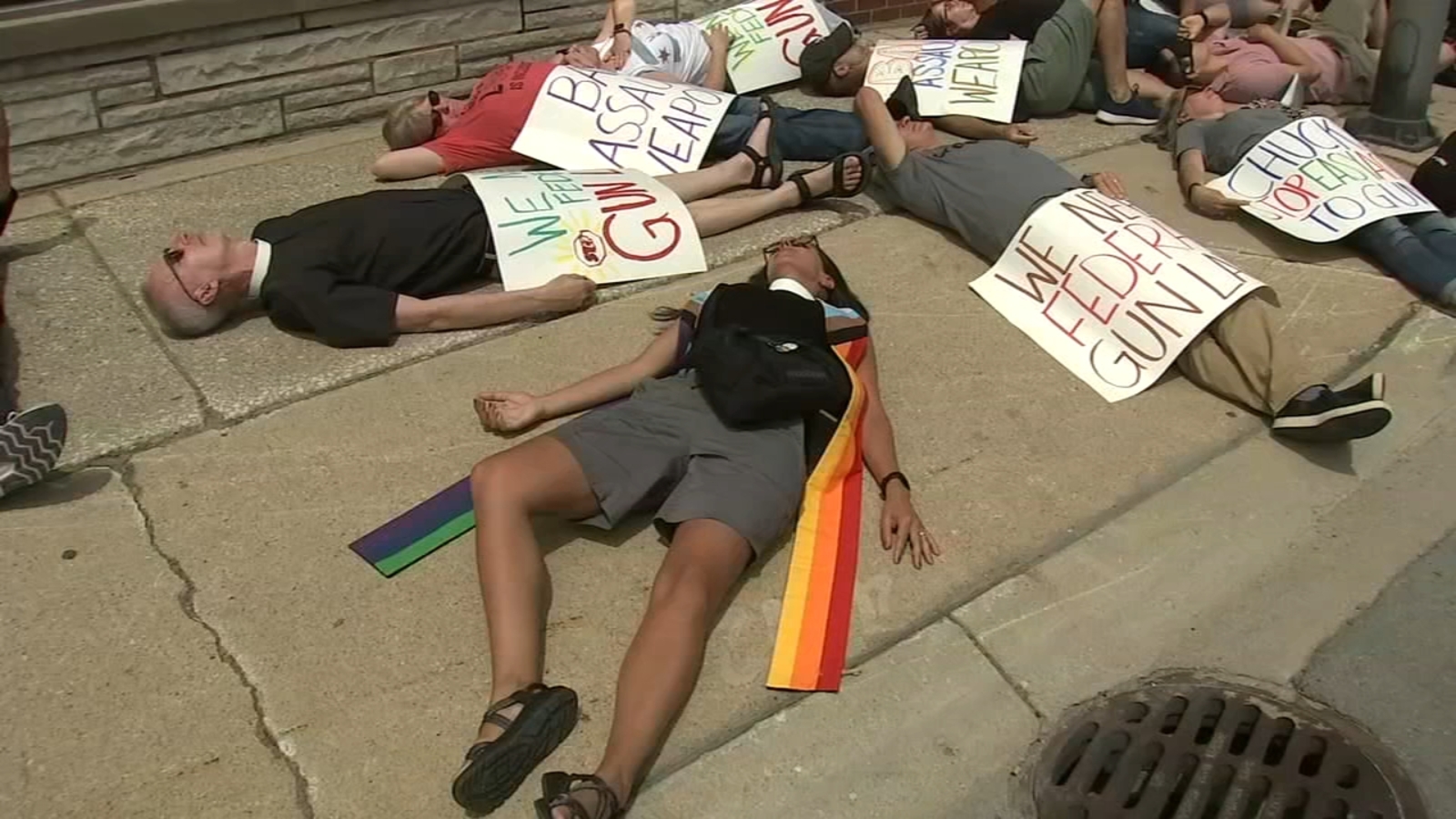 Watch Protesters seeking tougher gun laws rally outside Riverdale gun shop – Latest News