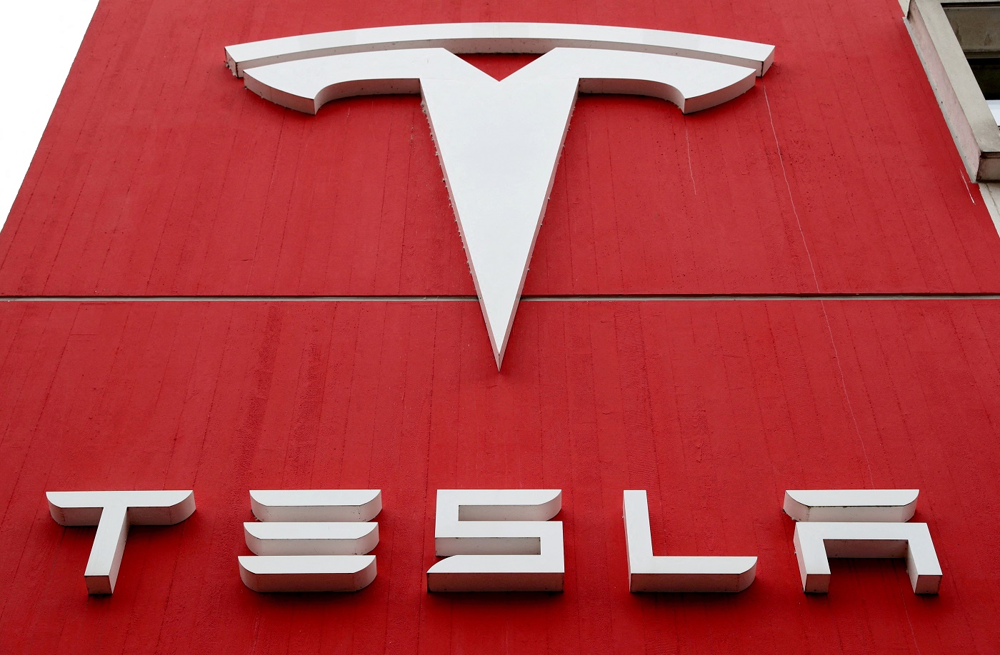 Watch Tesla Enhanced Autopilot now available in US, China
 – Latest News