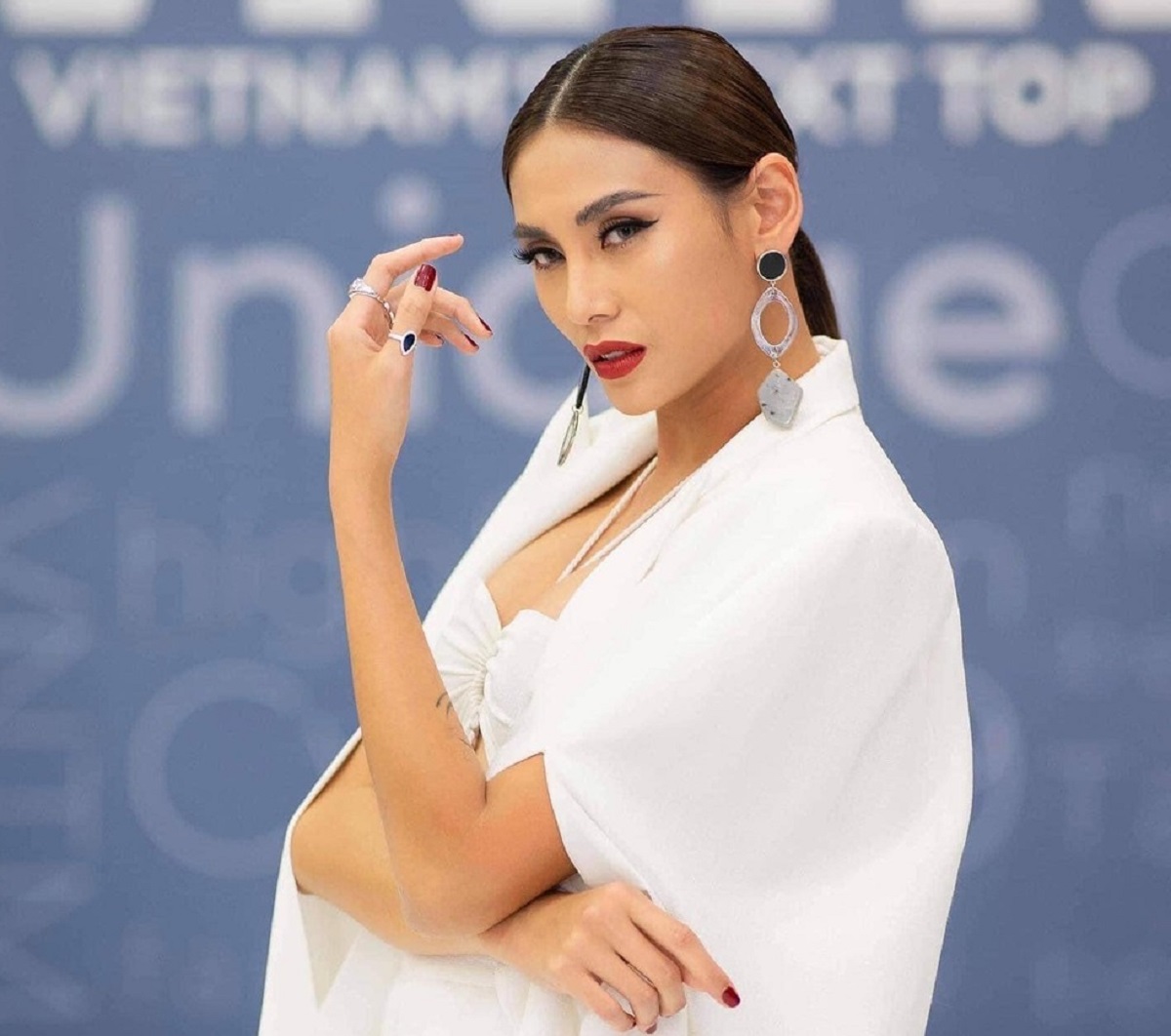 Watch Vo Hoang Yen has an unexpected reaction when being mocked as ‘the most successful transgender person’
 – Latest News