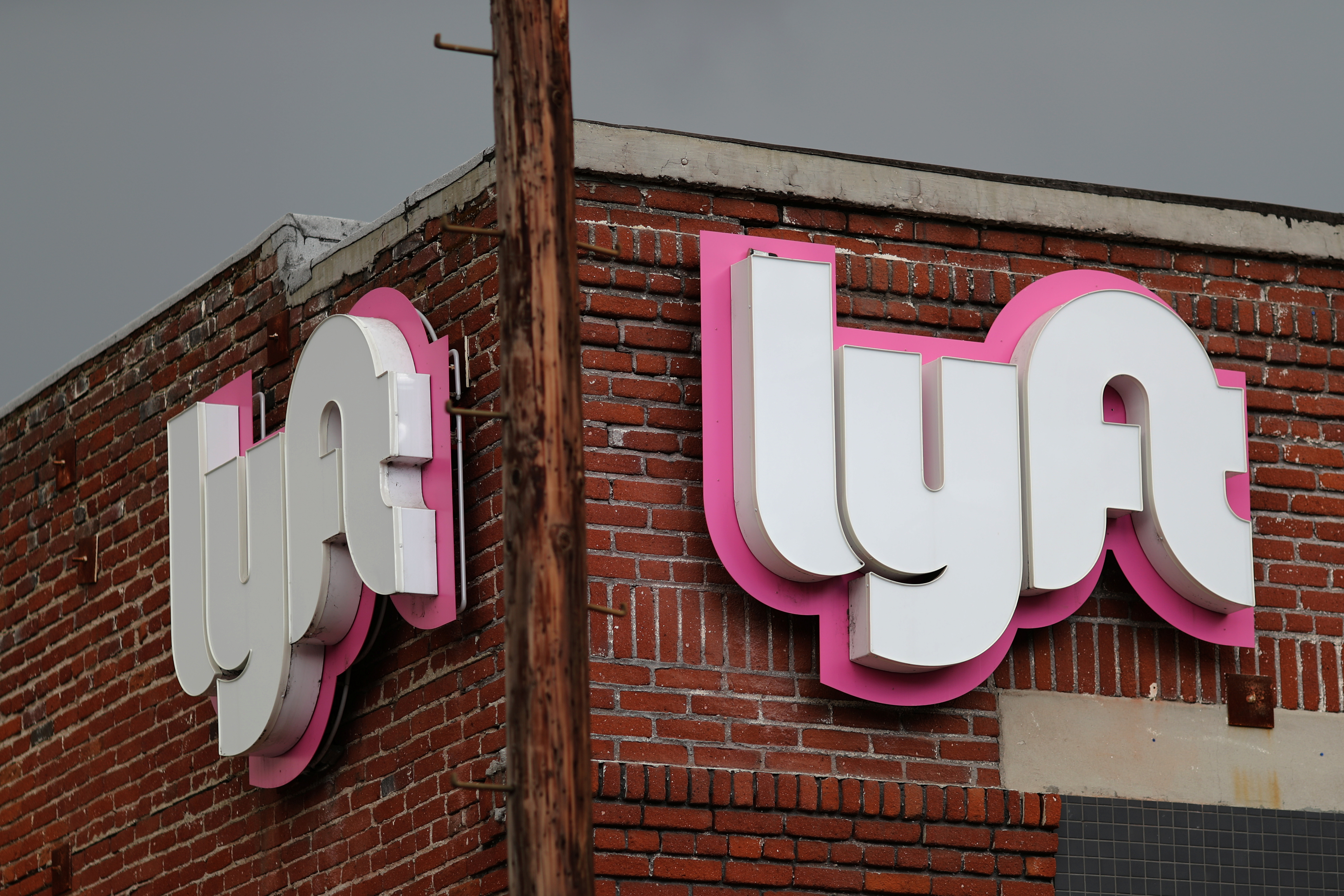 Watch Lyft joins Uber in cutting back on new hiring – Latest News