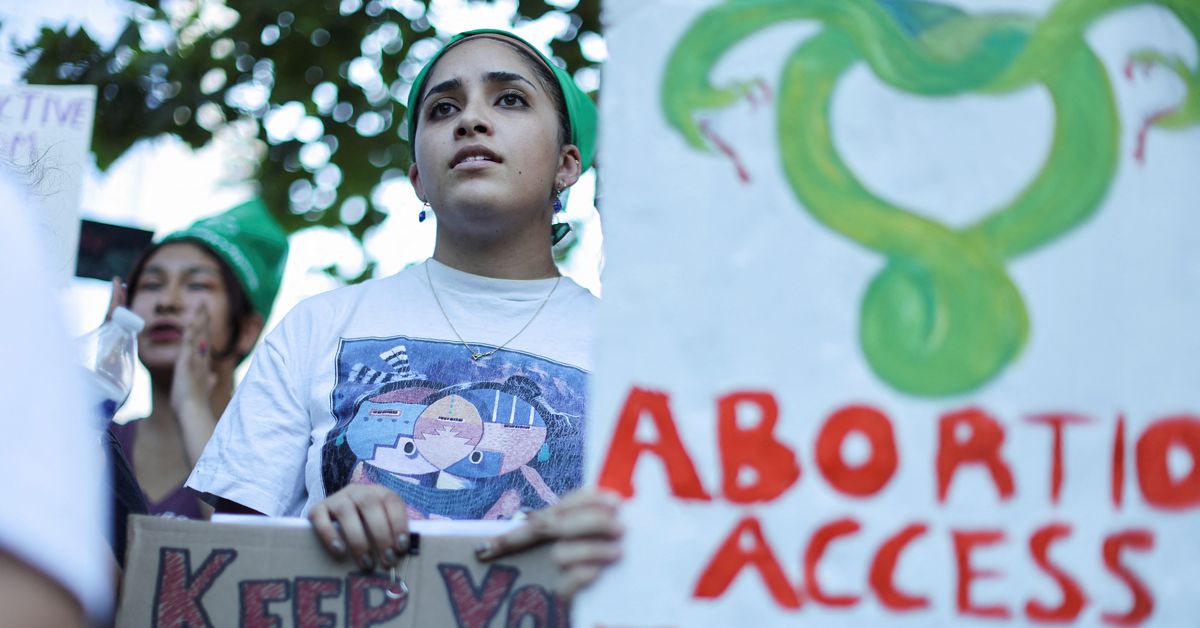 Watch Abortions can resume in Texas after judge blocks pre-Roe v. Wade ban – Latest News