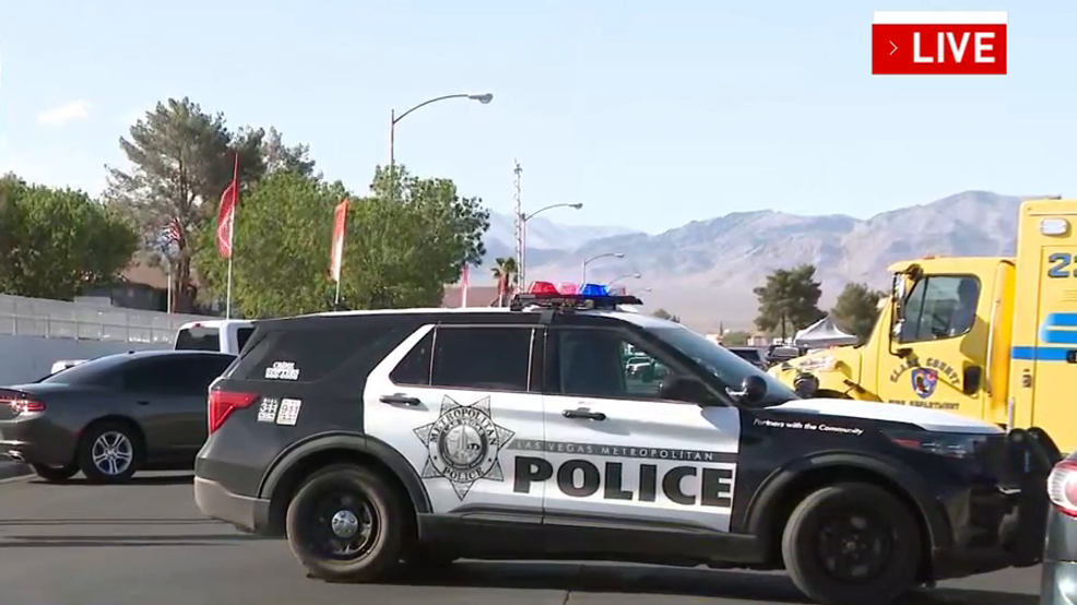 Watch Suspect dead after hours-long barricade situation near Cheyenne, Nellis – Latest News
