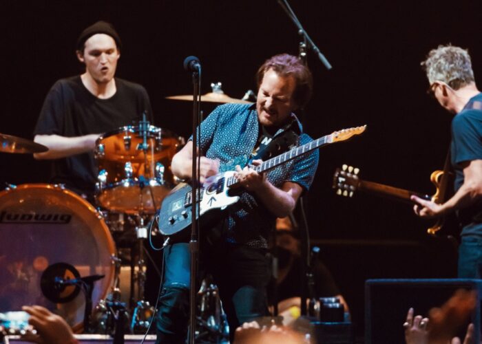 Watch Despite Pearl Jam drummer out with COVID, the band rocked on — with help from Oakland fan – Latest News