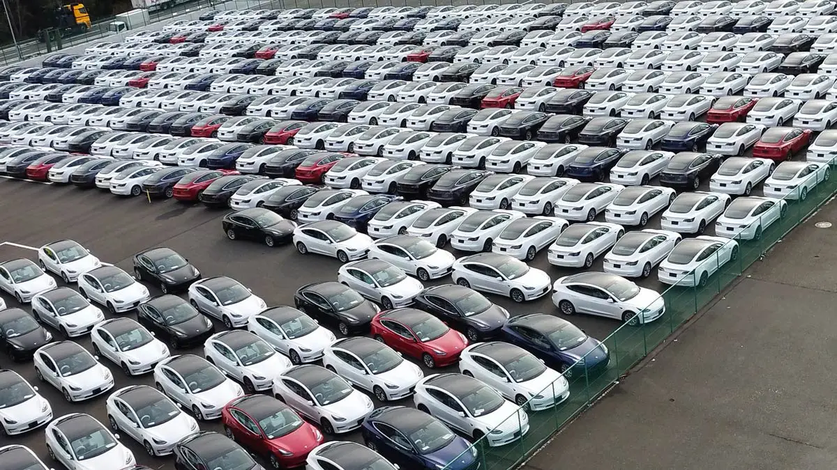 Watch Tesla pushes Model 3 deliveries into second half of 2022 – Latest News
