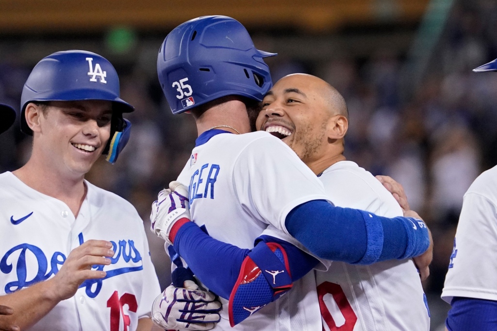 Watch Dodgers walk off Rockies to complete 3-game sweep – Latest News